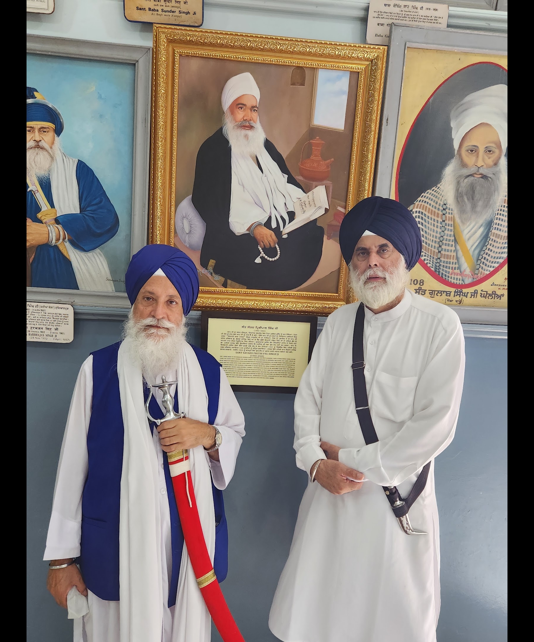 Ghani Dayapal Singh with SGPC representatives during the portrait process